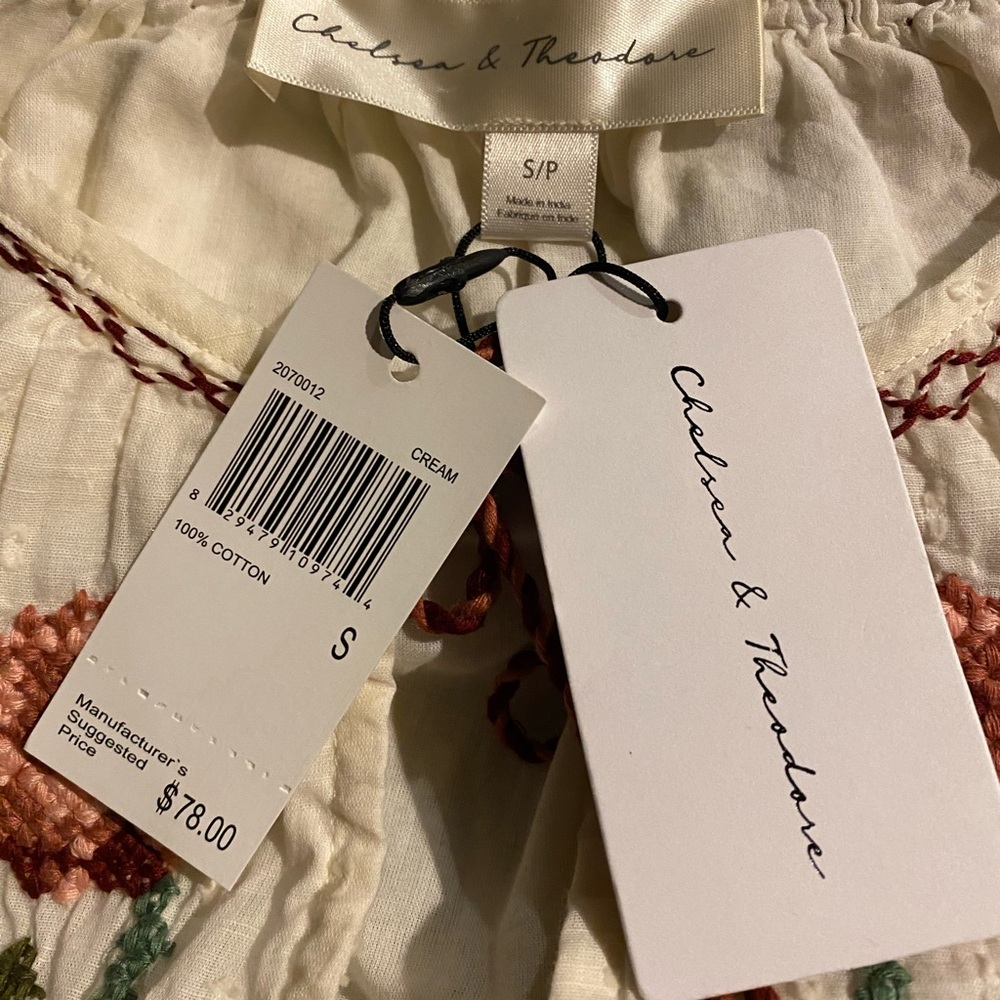 Antropology Chelsea & Theodore White Blouse with Pink Floral Embroidery - Picture 5 of 5
